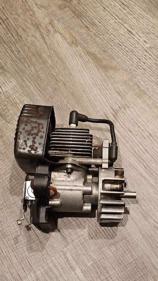25cc Weed Whacker Engine. Great for Converting to R/C use. Used