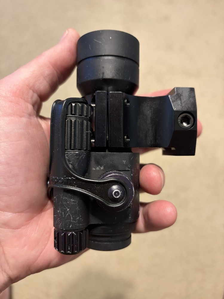 Aimpoint Comp M2 Red Dot with Wilcox Mount