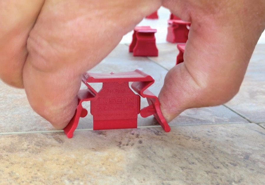 Tuscan Red SeamClip Leveling System Lippag free System