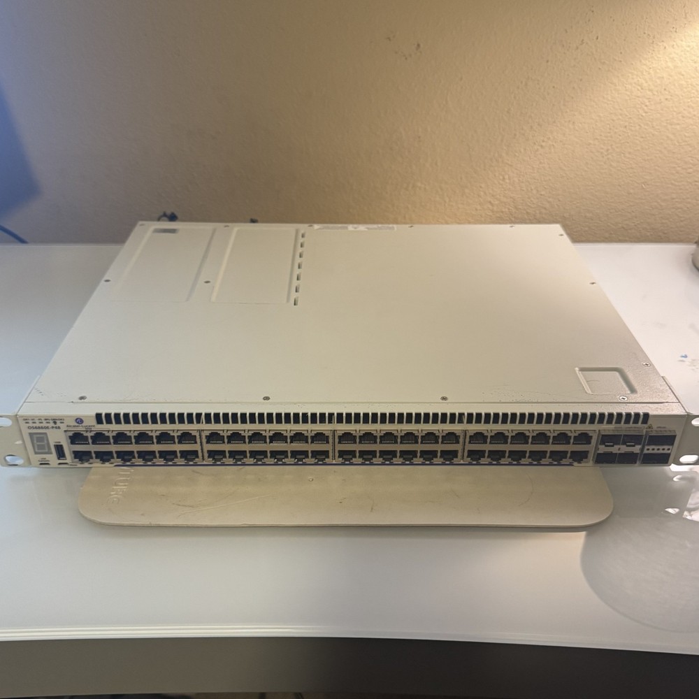 Alcatel-Lucent OmniSwitch OS6860E-P48 Multi gigabit stackable Switch