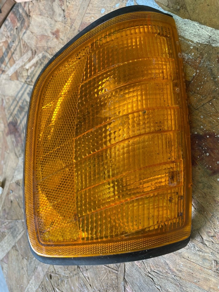 Freightliner Left Light 1305233109