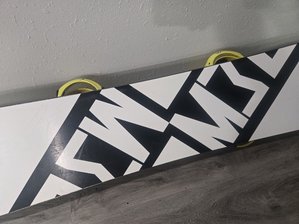 M3 Discord Snowboard 145 CM With K2 Sonic Bindings