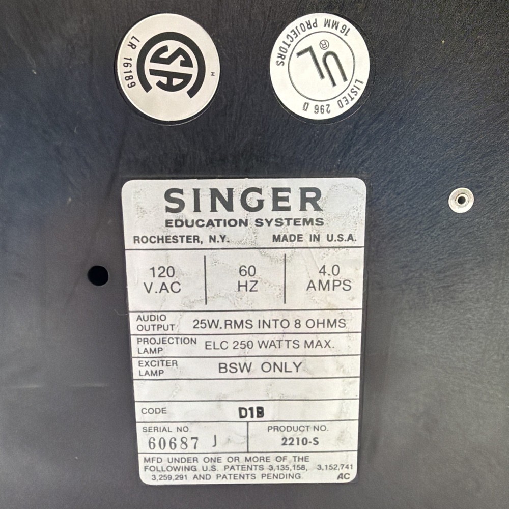 Vtg Singer Instaload/XL16MM Projector #2210-Working