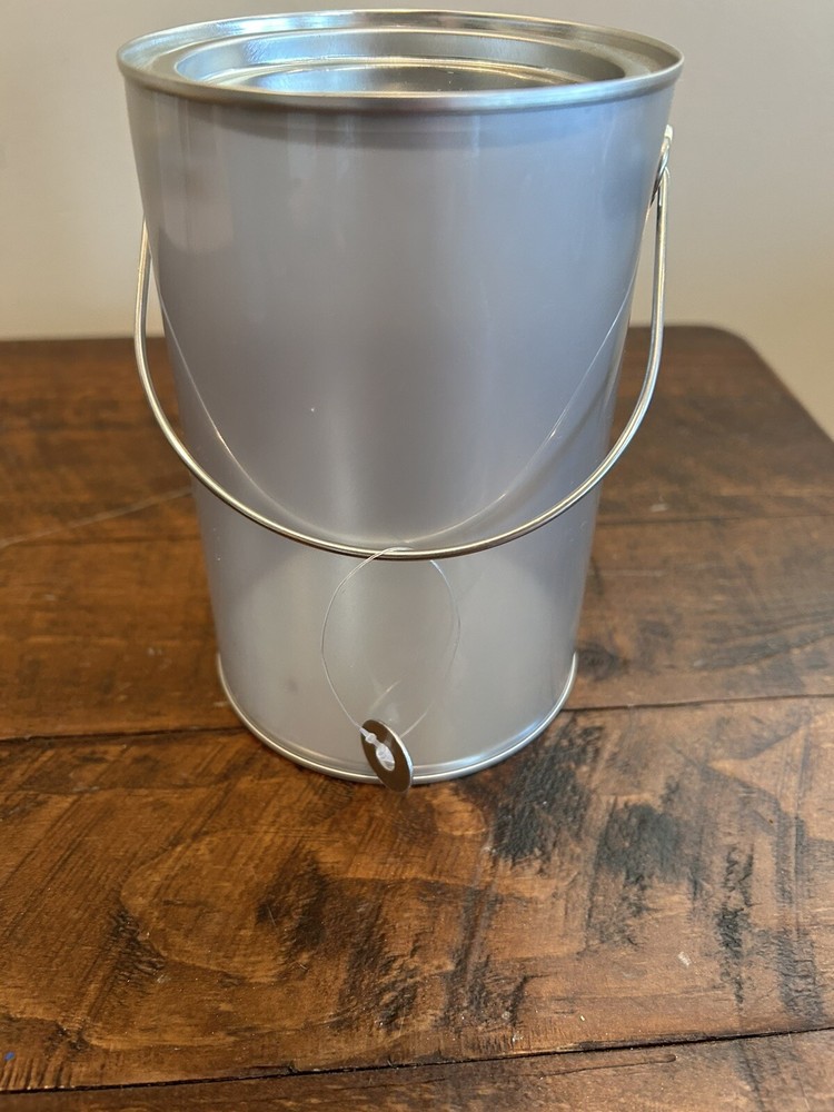 7 Bella Bug Small Paint Cans