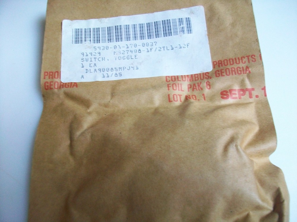 MICROSWITCH TOGGLE SWITCH 2TL1-12F MS27408-1F 5930-01-170-0037