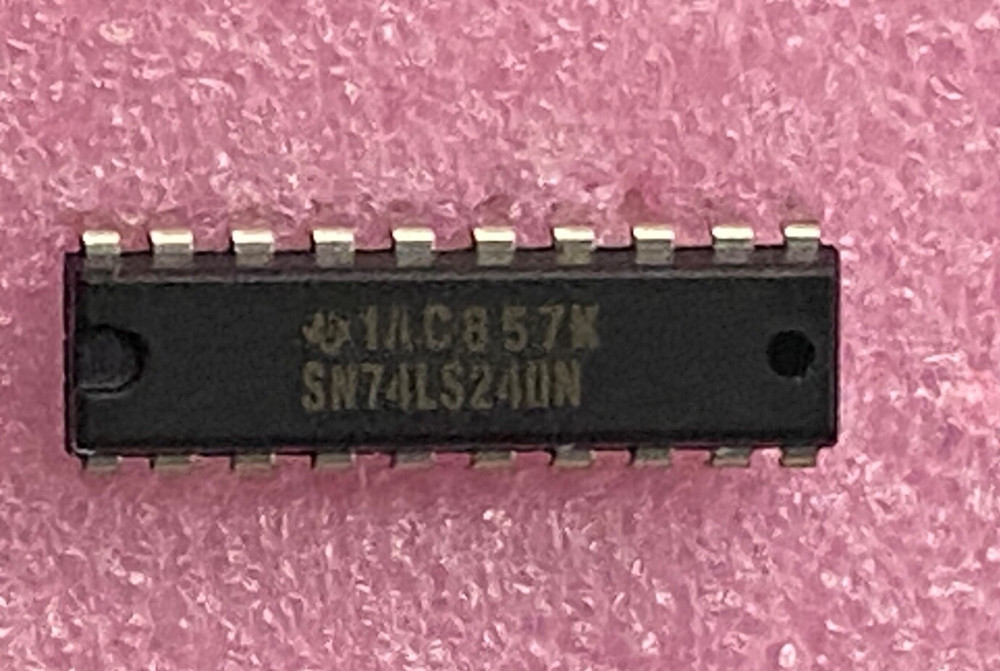 Texas Instruments SN74LS240N 3-state octal buffer Integrated Circuit