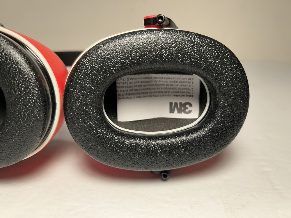 3M Pro-Grade Noise-Reducing Earmuff - NRR 30 dB Adjustable, Black/Red