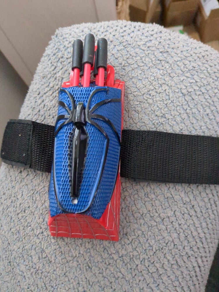 2006 marvel spiderman wrist shooter dart