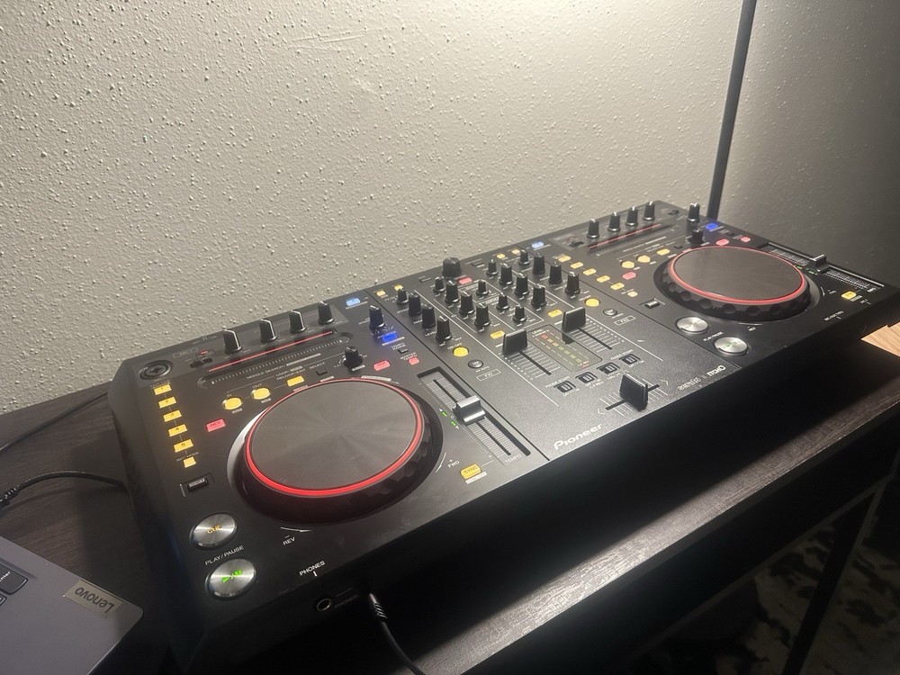 Pioneer DDJ-S1 2-Channel Double Deck DJ Controller