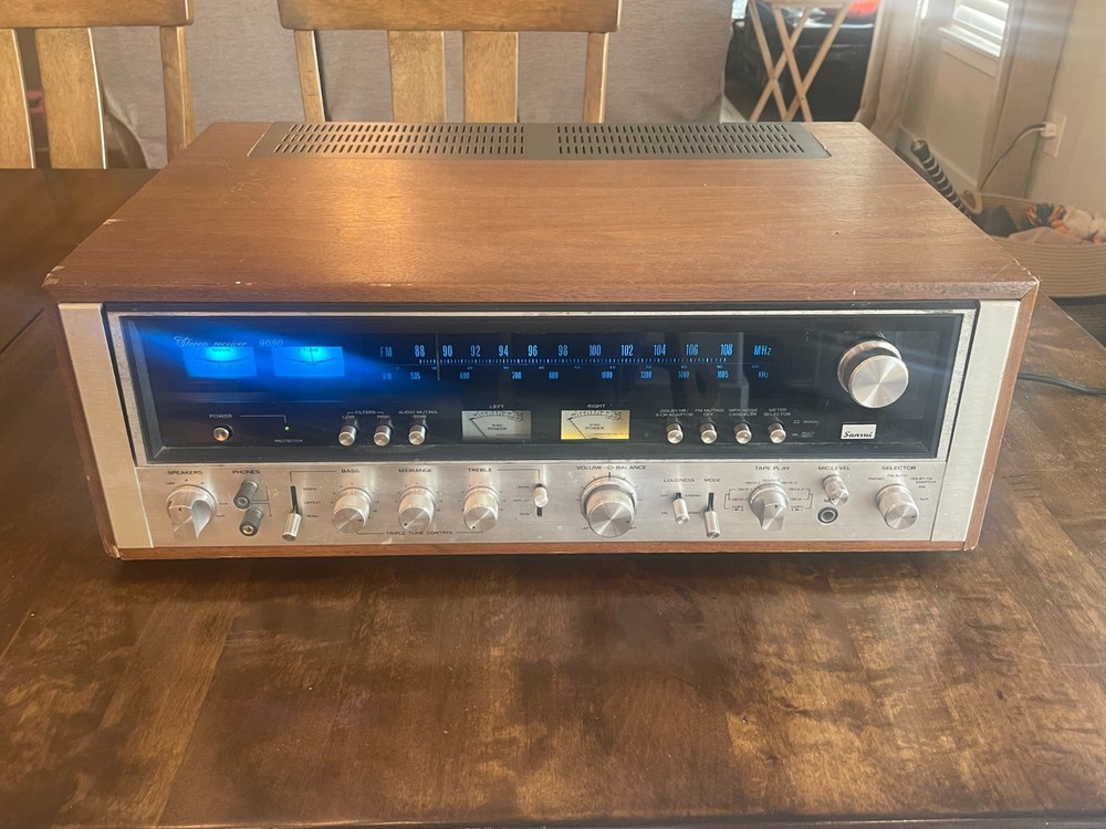 Sansui 9090 Receiver - Powers On