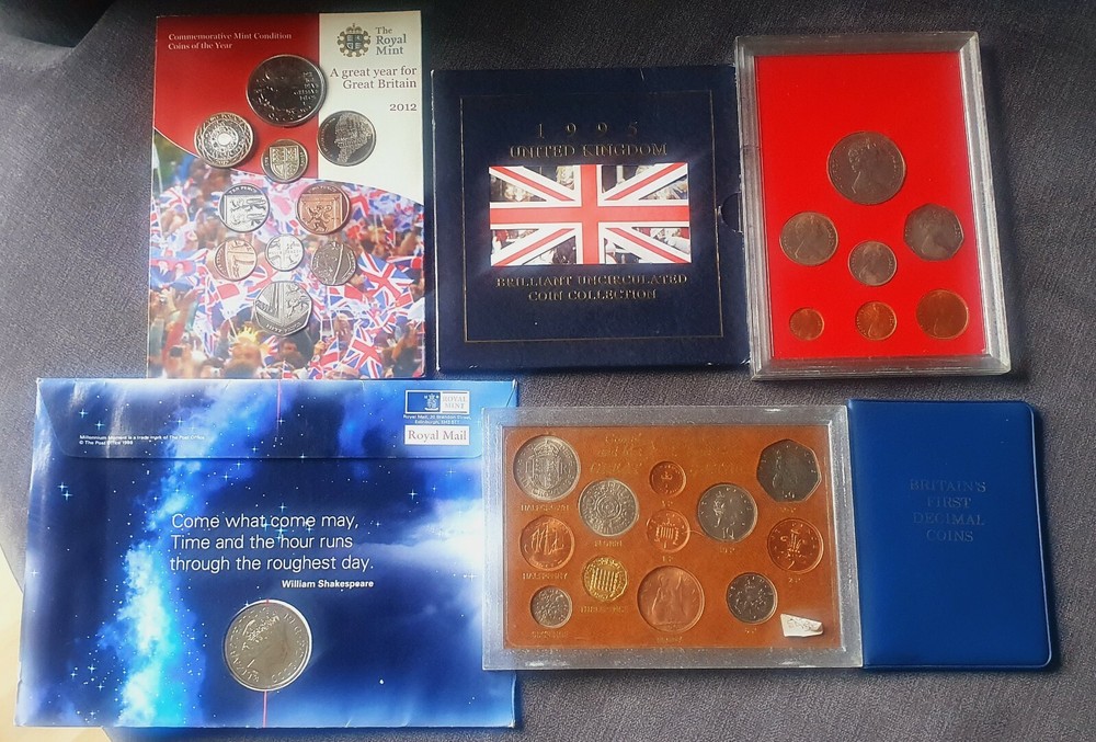 BUNDLE OF BRITISH COINS