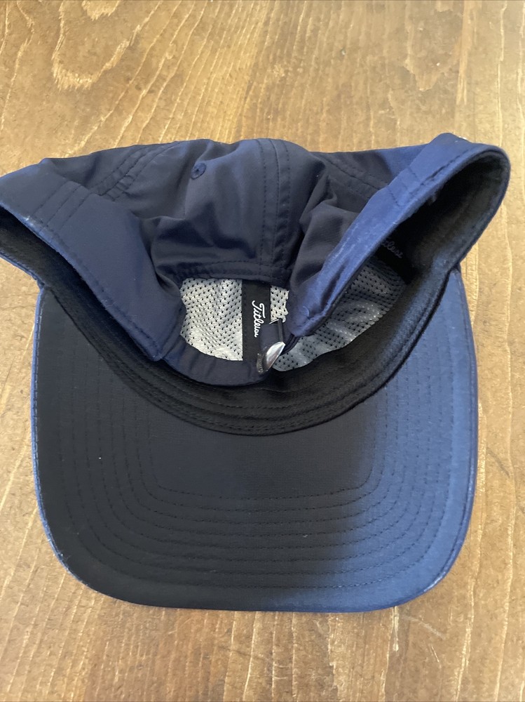 TITLEIST Golf Hat Strapback Adjustable Cap Navy Blue Tech Performance Material