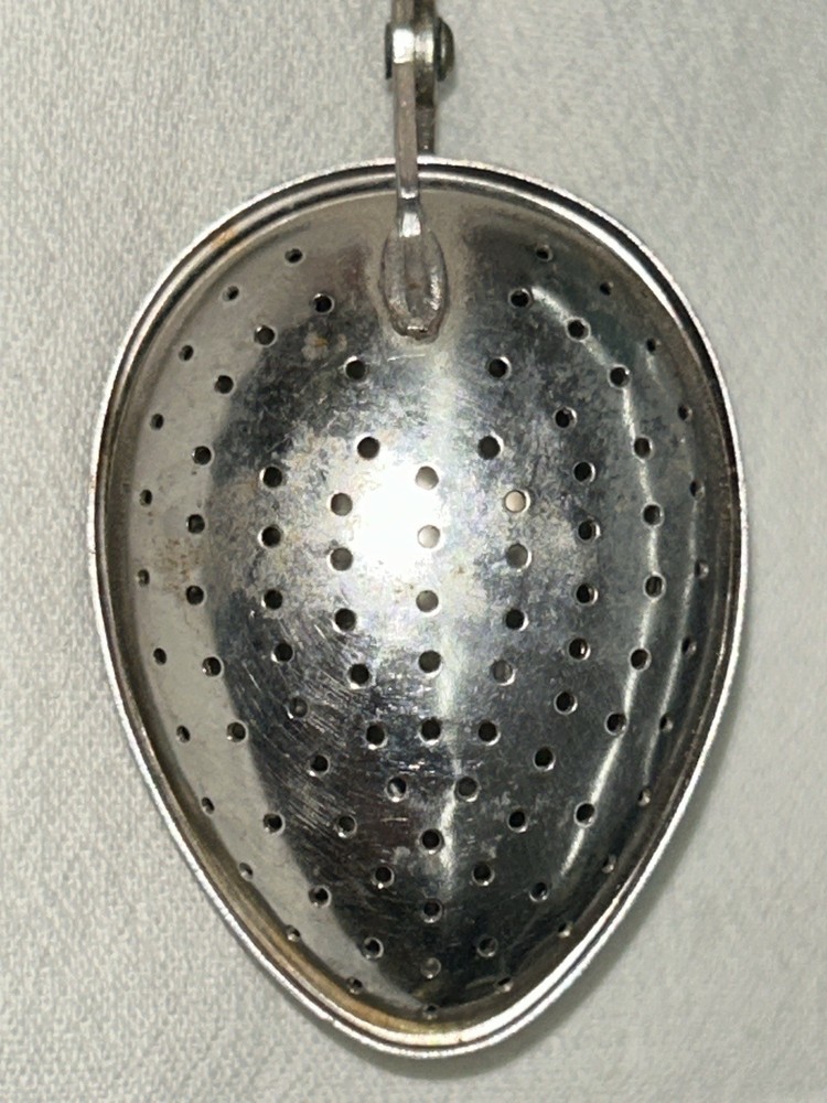 Vintage Tea STRAINER SPOON Latch Diffuser Brew HONG KONG Squeeze Handle