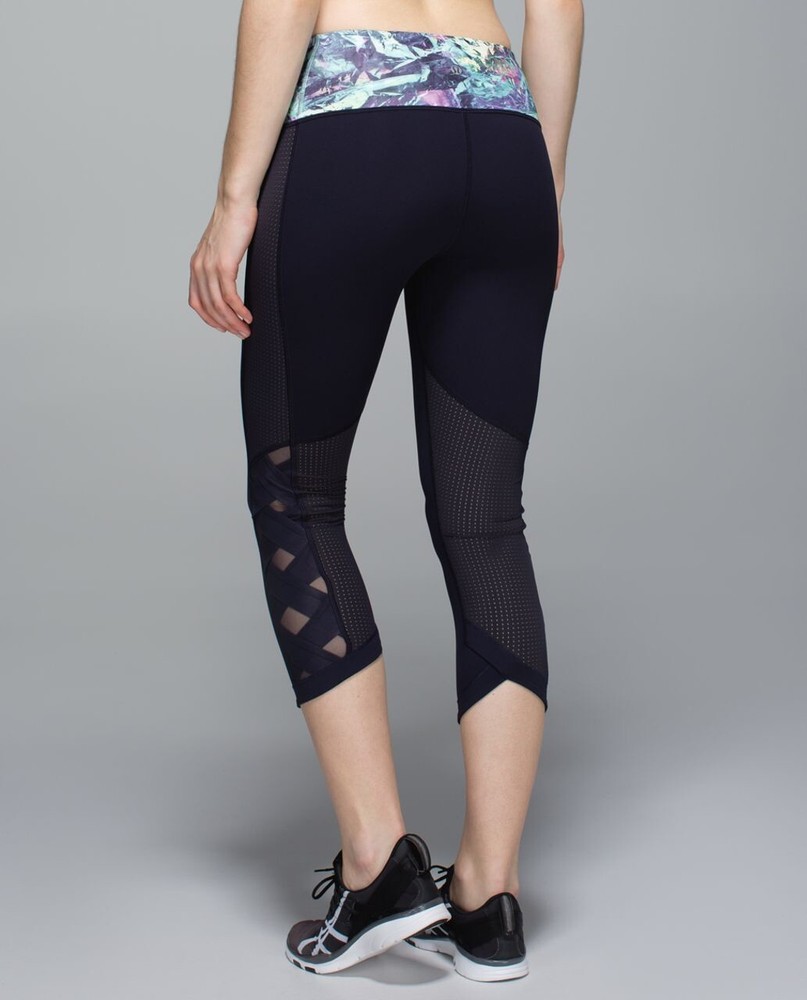 lululemon var-city Crop Naval Size 4 Euc