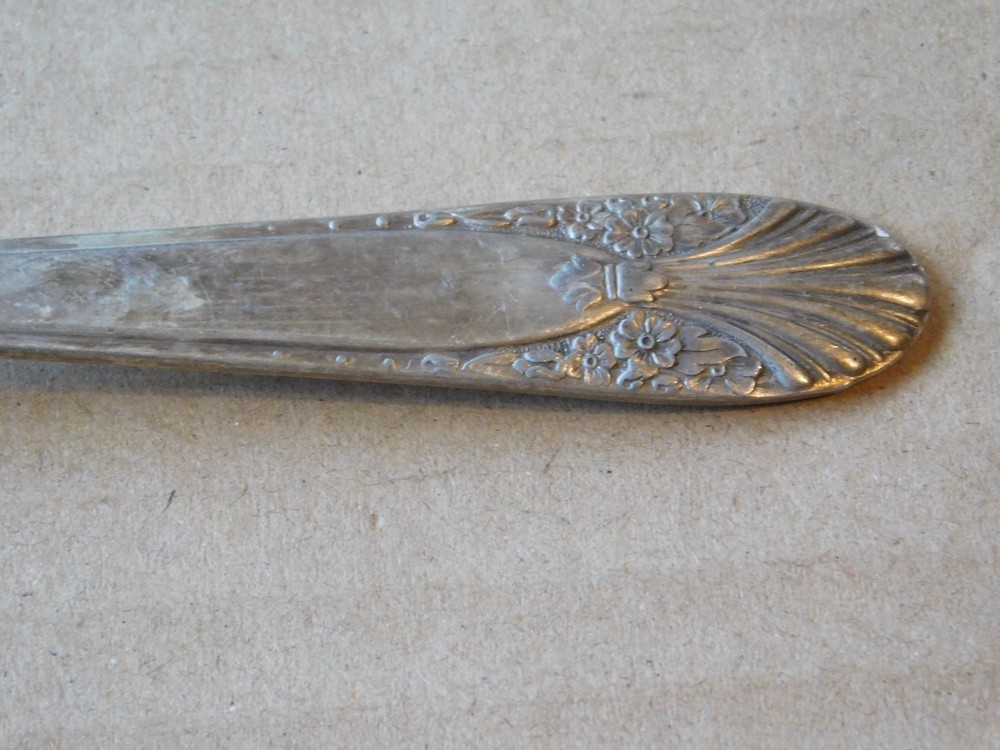 Crown IS Silverplate ~ RADIANCE ~ Dinner Fork 7 3/4” Long - 1939