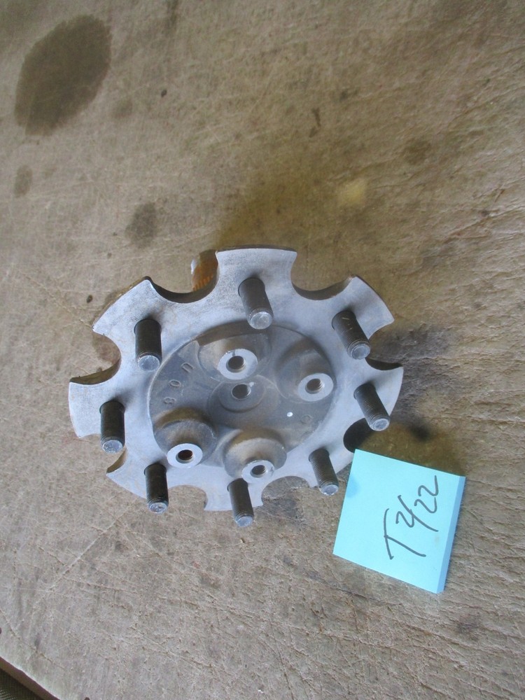 NOS Wheel Spindle for Geared Hub, Light Damage, for HMMWV