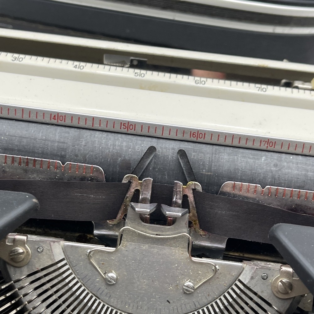 Remington Performer Sperry Rand Typewriter Keys Move Smooth