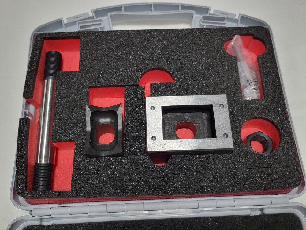Rix Tools 36.0 x 52.0 mm Rectangular (Connector) Mild Steel Punch/Die Set