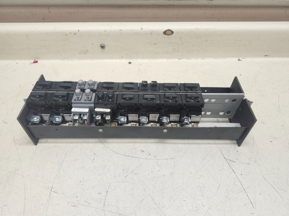 ITE / Siemens Pushmatic Load Center With Assorted Breakers P/N: 52851