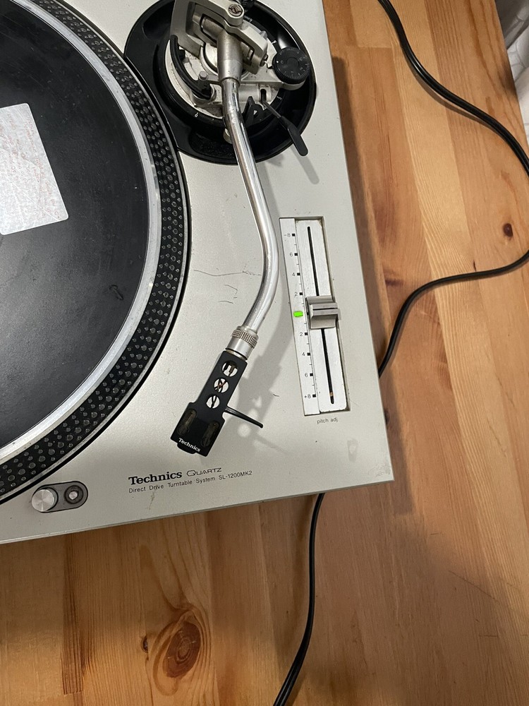 2-Technics SL-1200MK2 DJ Turntables - Silver