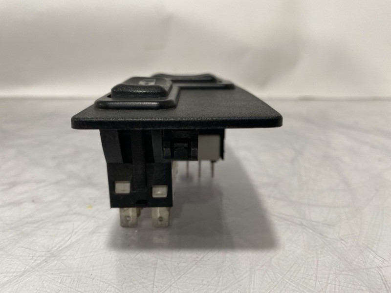 2020 Freightliner 122SD Power Window Switch (745-10197)