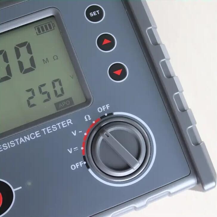Digital Insulation Resistance Tester with Data Storage 500 Groups 2500V 200GΩ