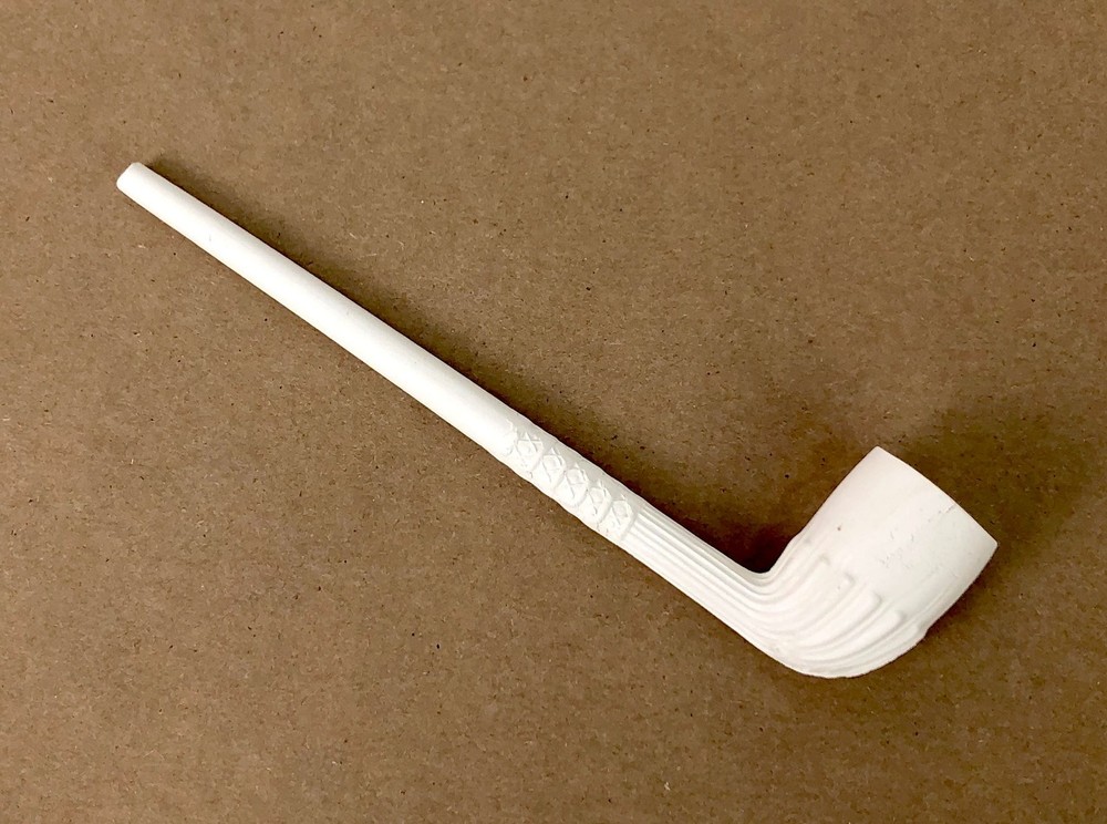 Historical Clay Pipe with Fluted Pattern