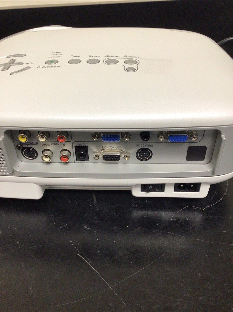 NEC Model VT470 Desktop Projector With Cords