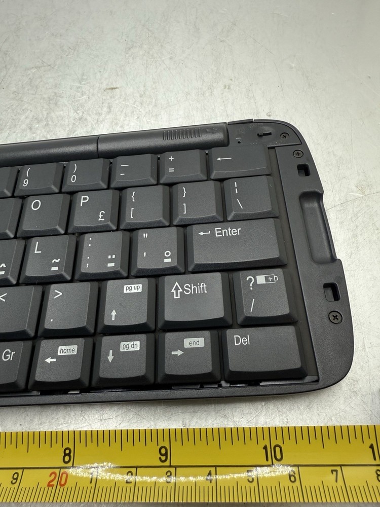 Freedom Universal Bluetooth Folding Keyboard Untested Clean no corrosion