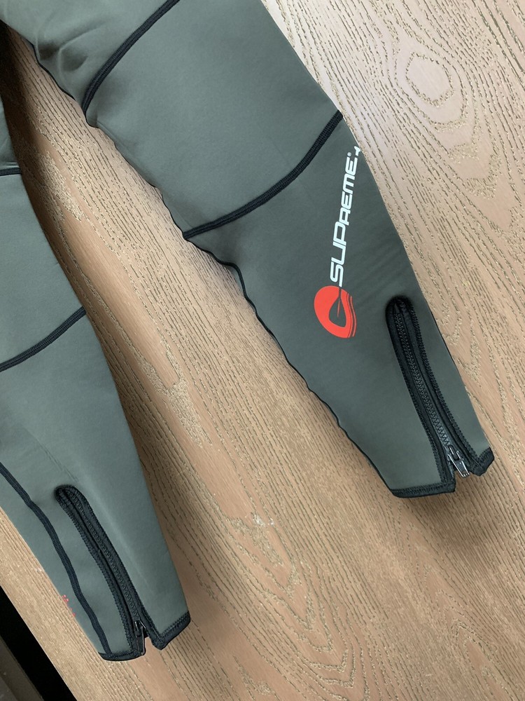NWT SUPREME SLEEVELESS WETSUIT 14