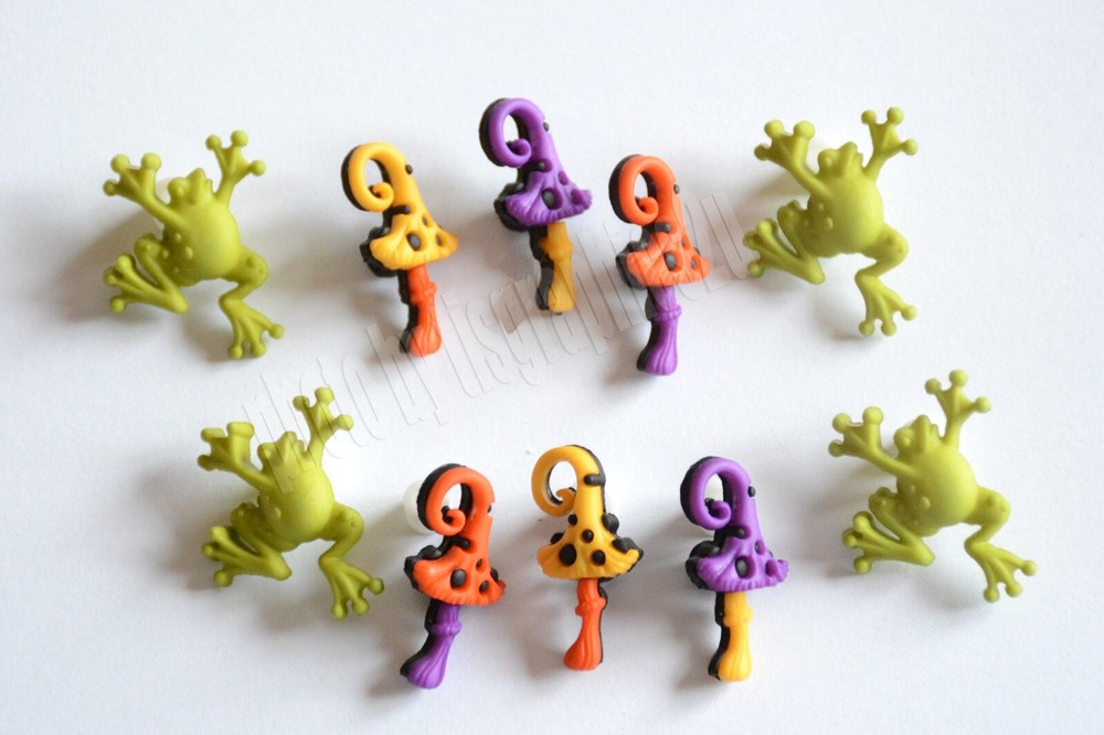 Toadstools / Shank Craft Buttons / Frogs & Halloween Toadstools / Dress It Up