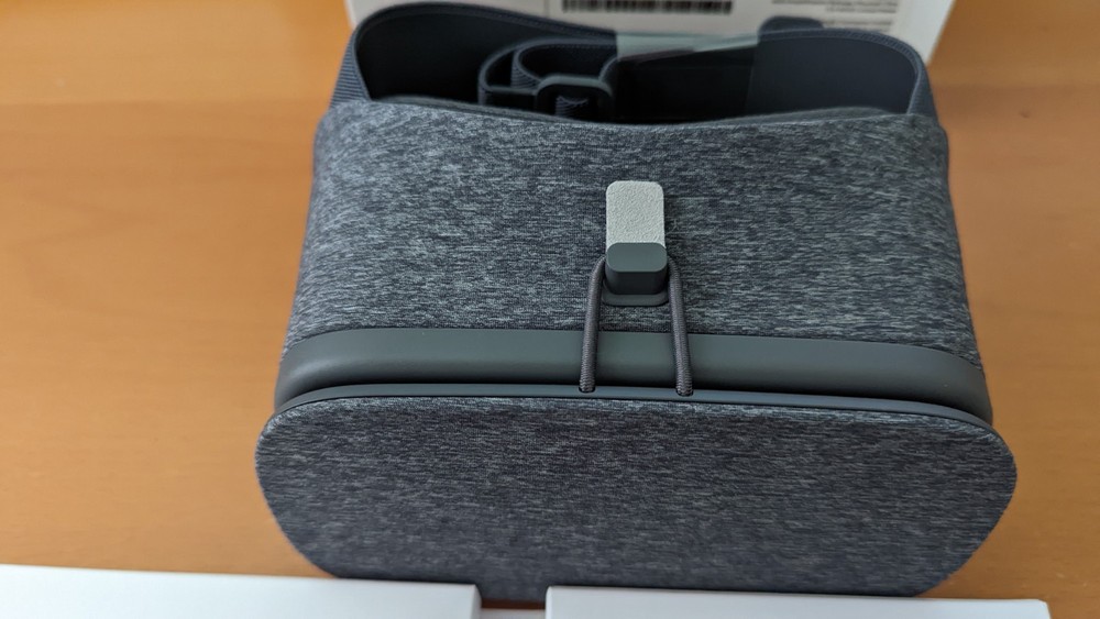 Google Daydream View VR Headset