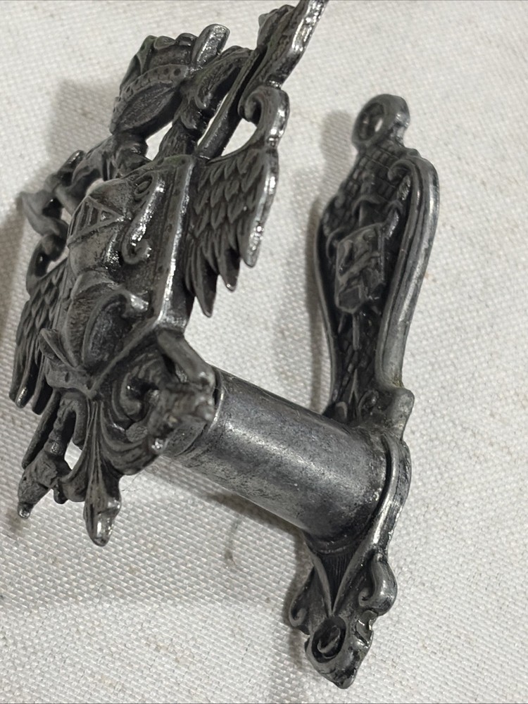 WALL HANGER - MODEL SHIELD