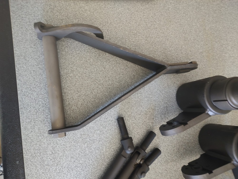 A Frame Universal Pintel Adapter black refurbished Missing Teeth