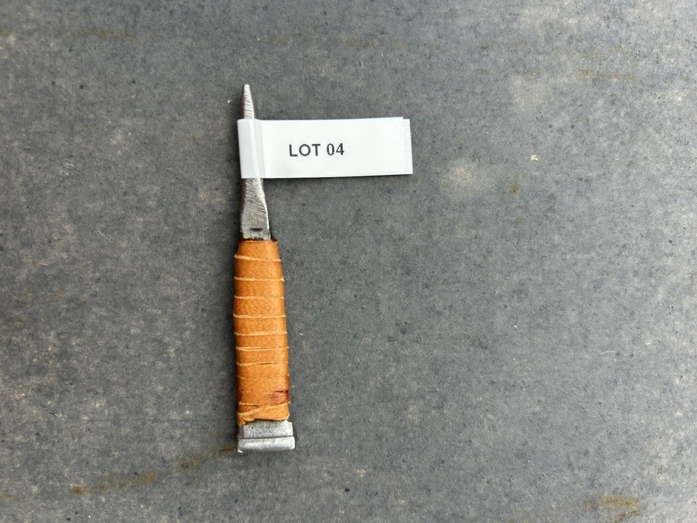 Custom Handmade 1 Prong Divot Tool