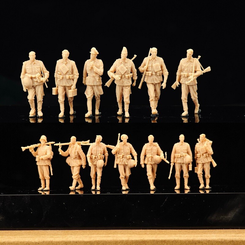 3D printed 1/72 WW II Germany "Spring infantry marching posture" 13 man model