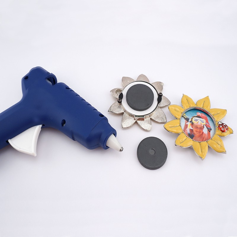 Magnet Source .187in. L X 1.5in. W Black Ceramic Disc Magnets 0.7lb pull 2pc