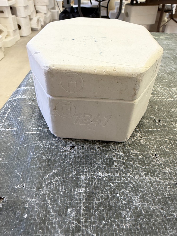 VINTAGE DUNCAN CERAMIC MOLD #DM-1241 DECORATOR SOAP DISH