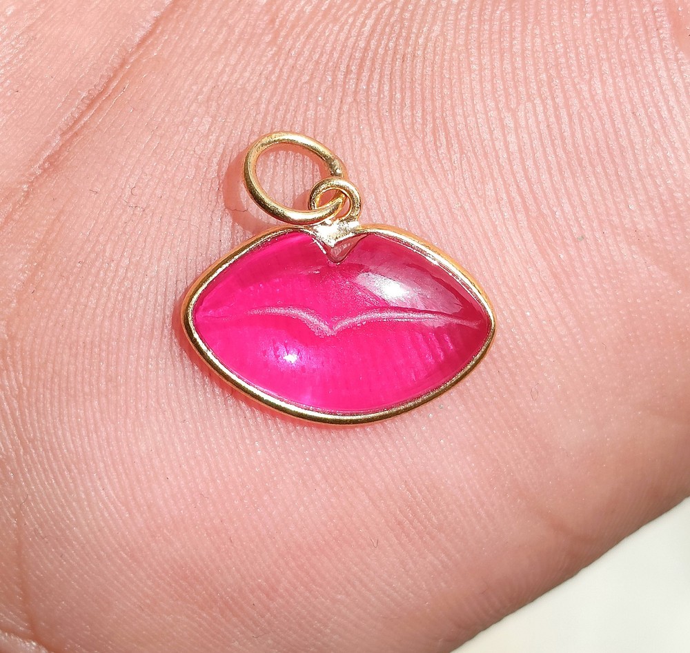 Ruby Lips Charm Pendant - 18k Solid Gold Handmade Dainty Jewelry