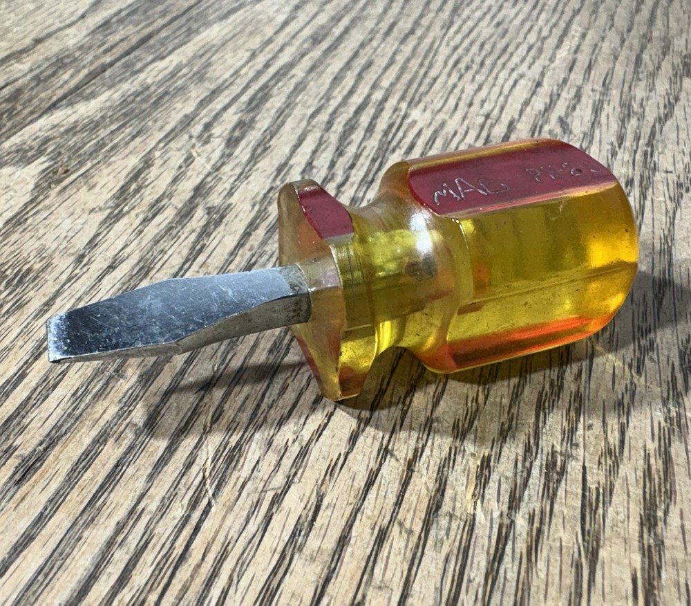 Vintage Mac Tools PN2S Stubby Screwdriver Flat Tip Mechanic Woodwork USA Auto