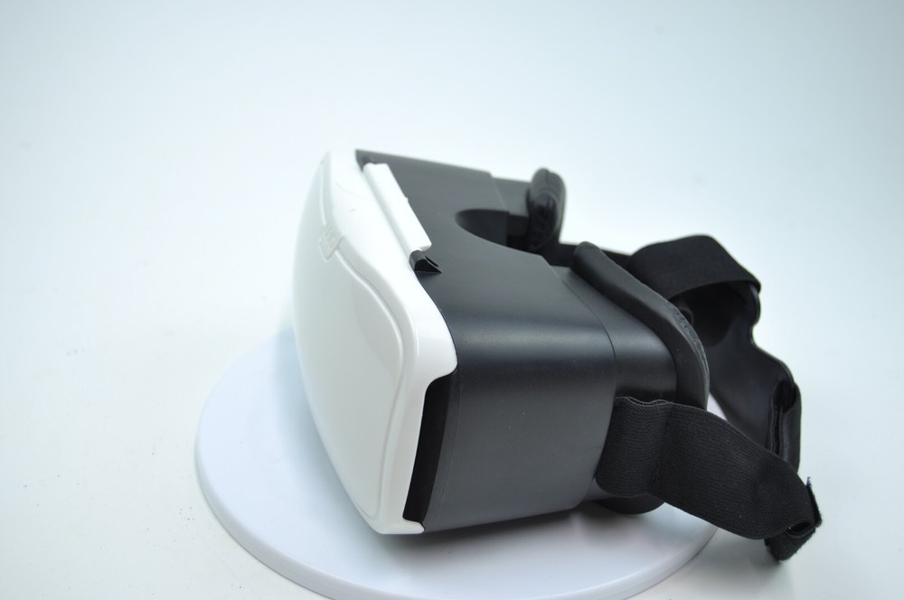 ONN Virtual Reality Smartphone Headset White Open Box Gr8 Condition