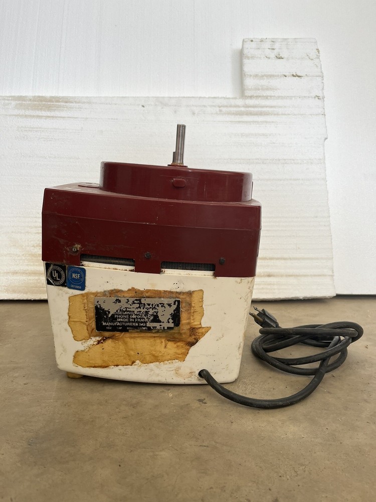 Robot Coupe R2 Combination Processor Base Only not working unsure how to use.