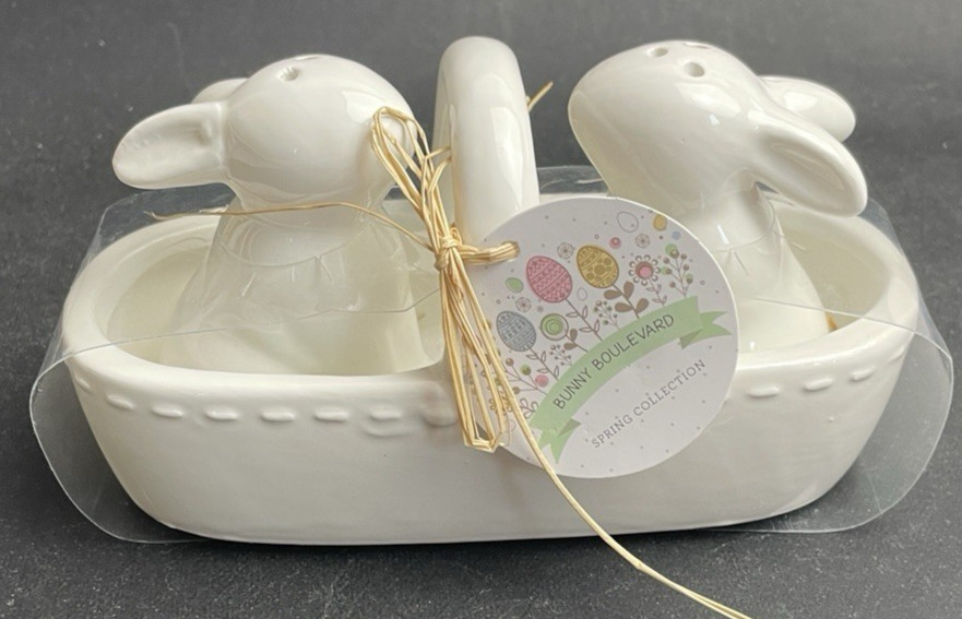 Bunny Rabbit Ceramic Salt & Pepper Shaker Set Basket Spring Easter Bunnies NEW