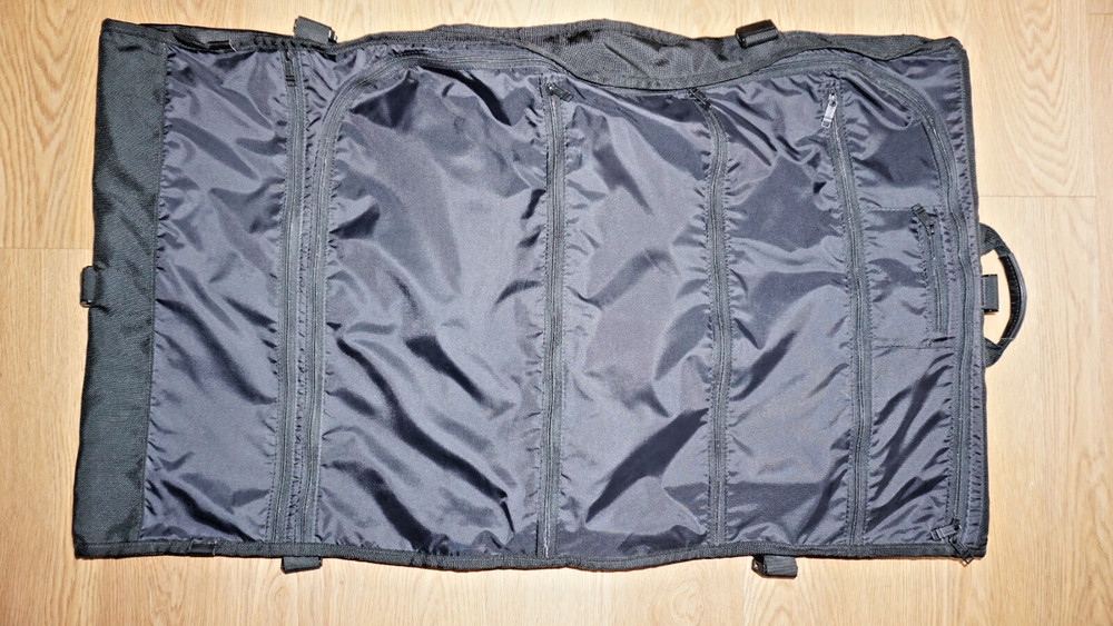 TUMI GARMENT BAG LUGGAGE READ!!!