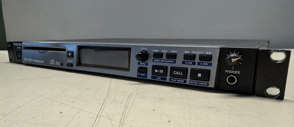 Tascam CD-01U PRO Rackspace CD Player
