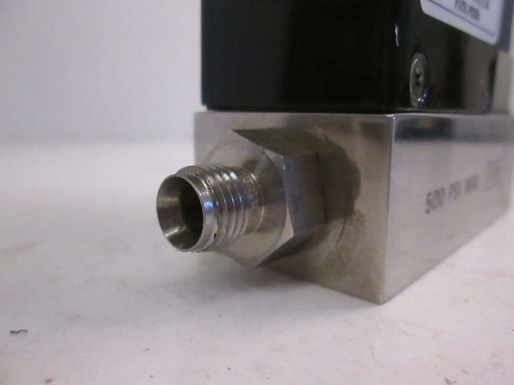 Unit UFC-1000 Mass Flow Controller MFC, H2, 10 SLPM