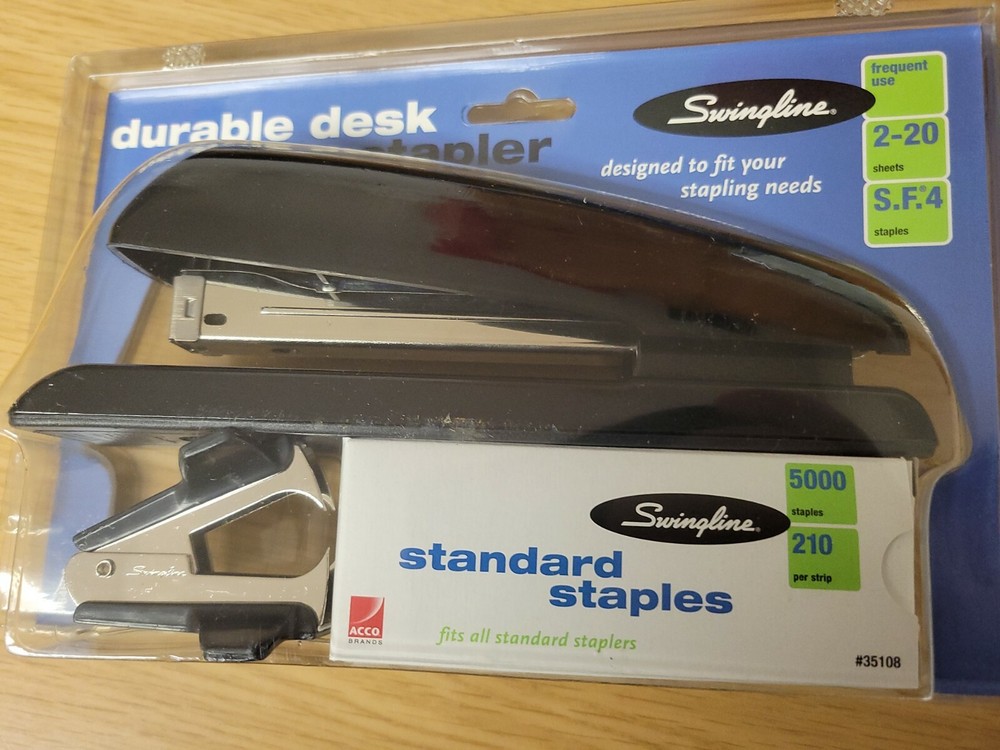 Swingline Durable Desk Stapler Value Pack w/staples & remover - BLACK - NEW
