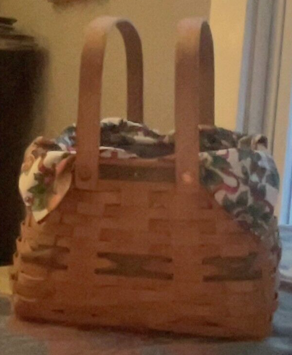2000 Longaberger Basket. Cloth &Plastic Insert. Square. Original Tag in Center.