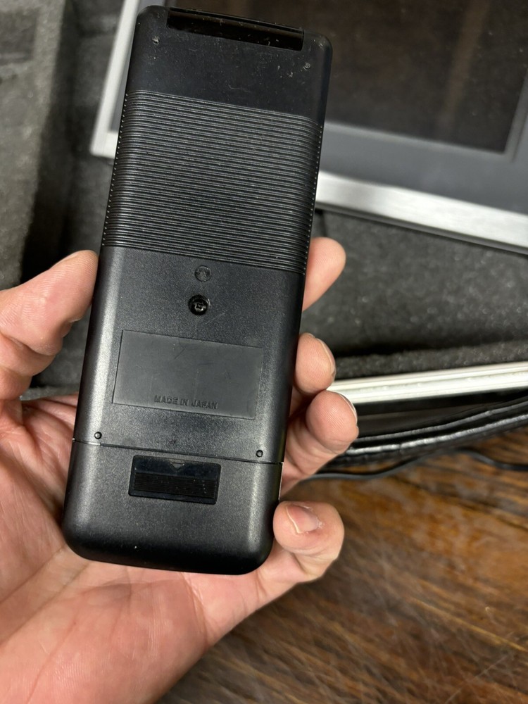 Sharp Computer Projection Panel QA-75 w Remote hard case, cables, manual & power