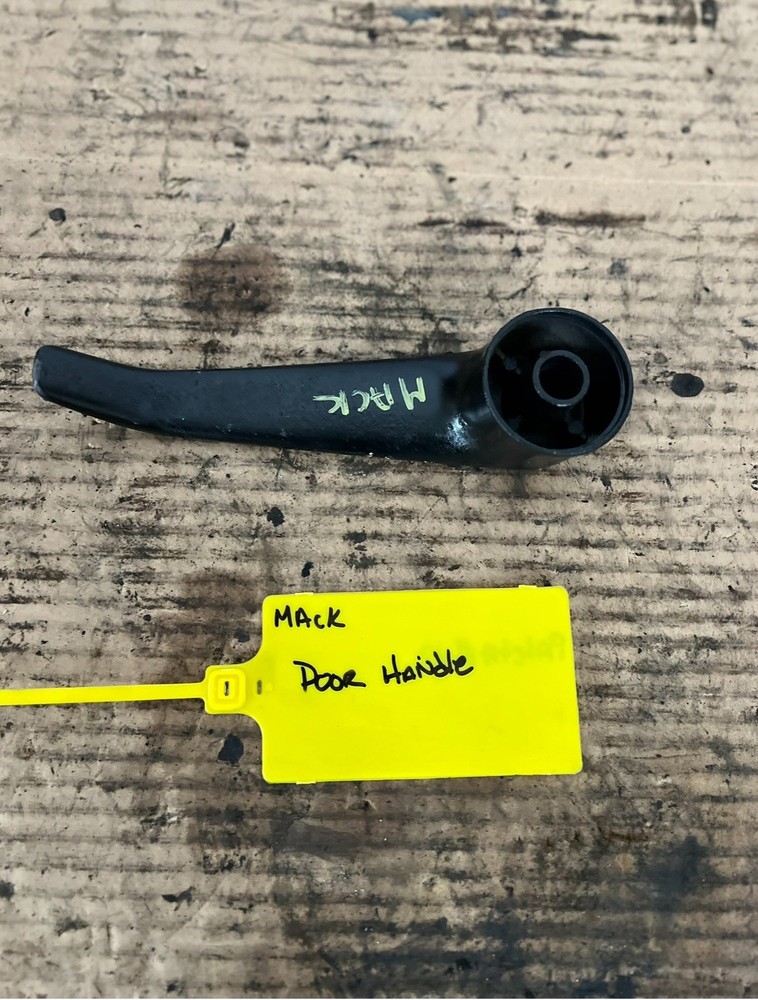 MACK DOOR HANDLE USED